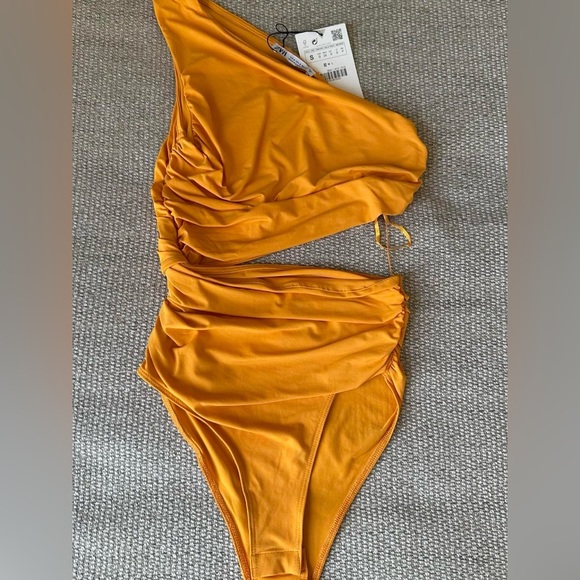 NWT ZARA One Shoulder Ruched Bodysuit - Picture 1 of 2